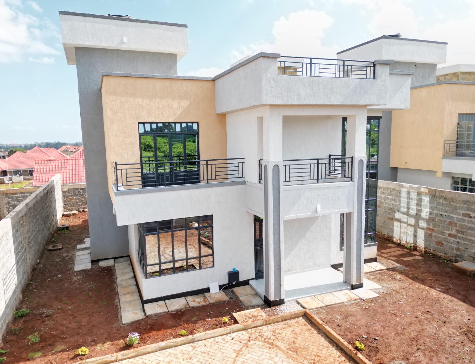 Four Bedrooms Maisonette for sale